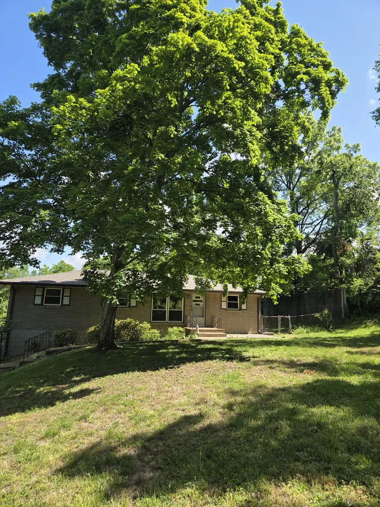 608 Burgundy Drive Madison TN 37115