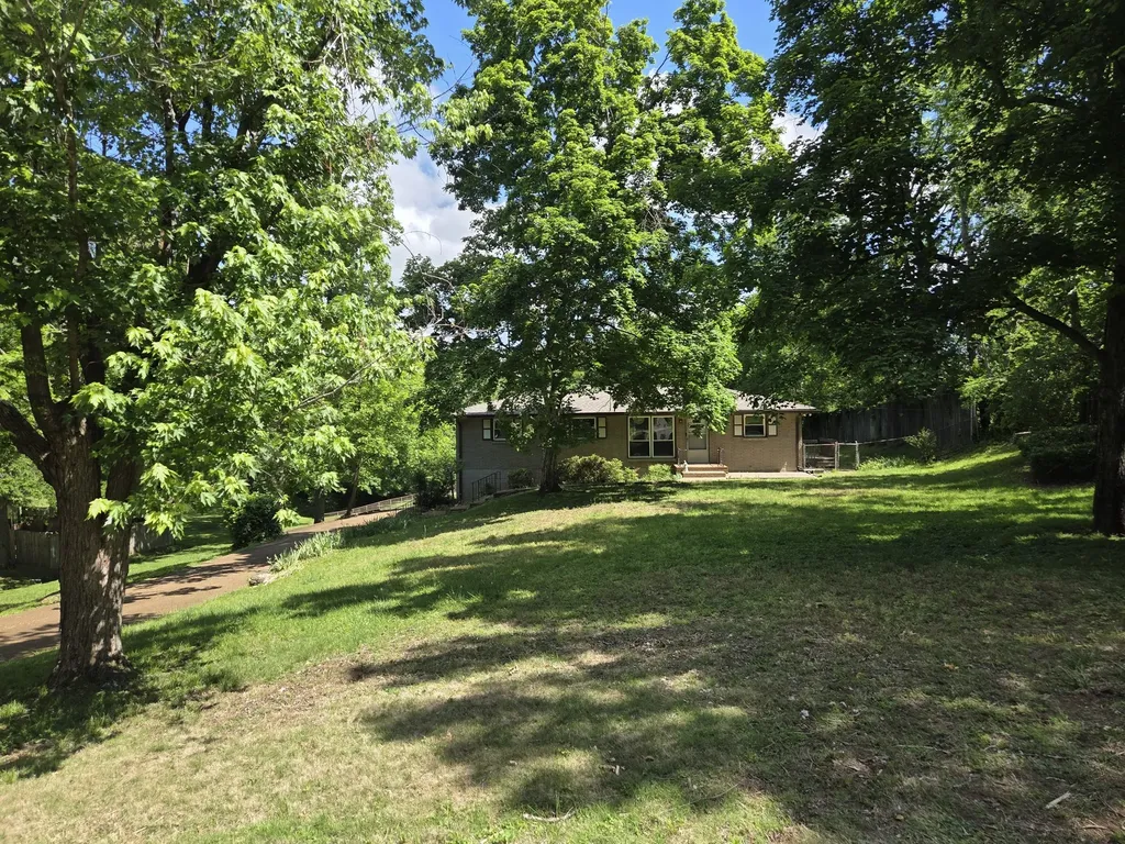 608 Burgundy Drive Madison TN 37115