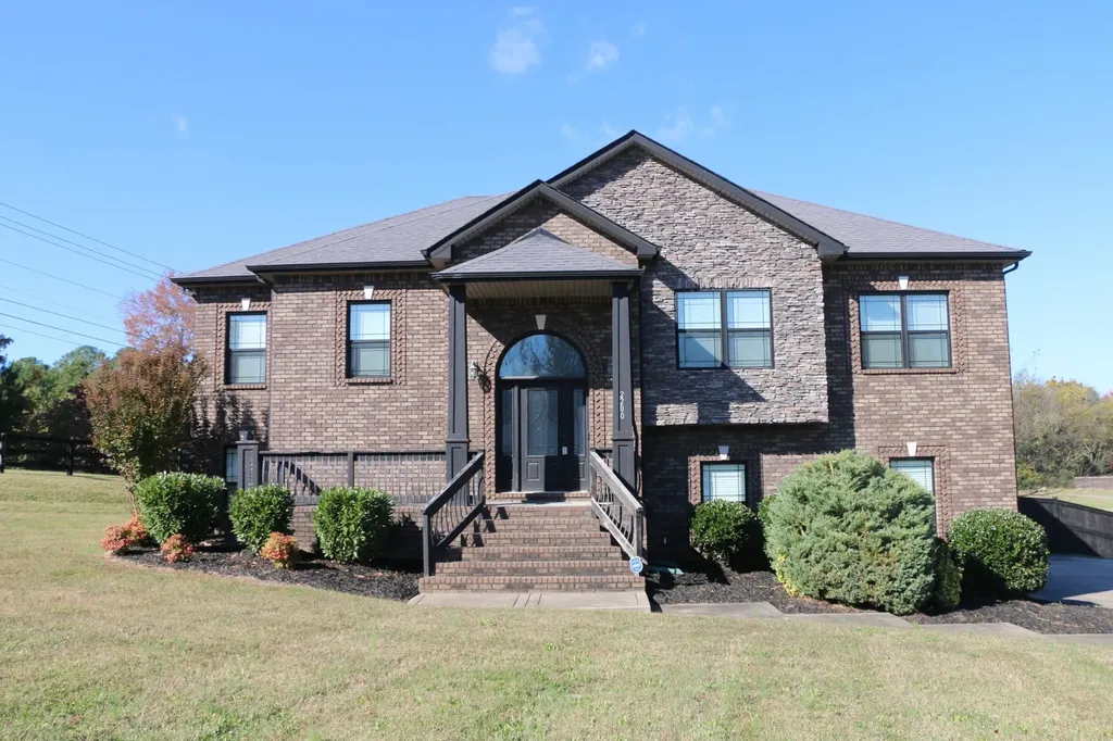 2200 Ellington Gait Drive Clarksville TN 37043