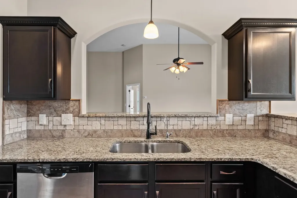 2200 Ellington Gait Drive Clarksville TN 37043