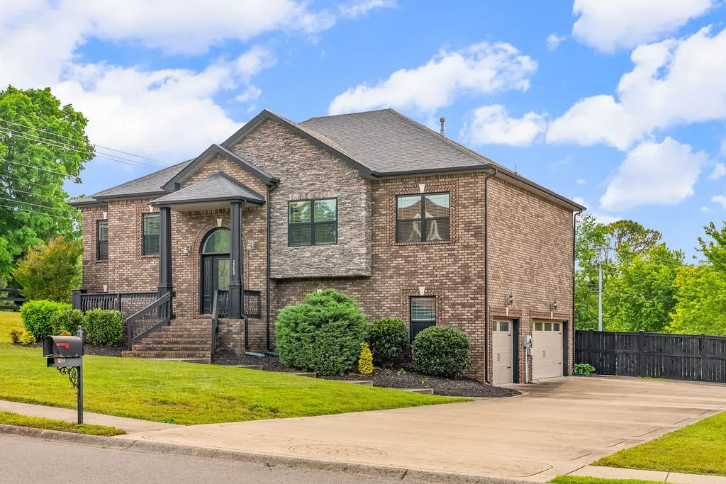 2200 Ellington Gait Drive Clarksville TN 37043