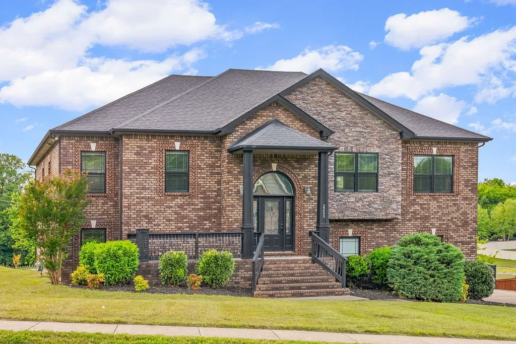 2200 Ellington Gait Drive Clarksville TN 37043