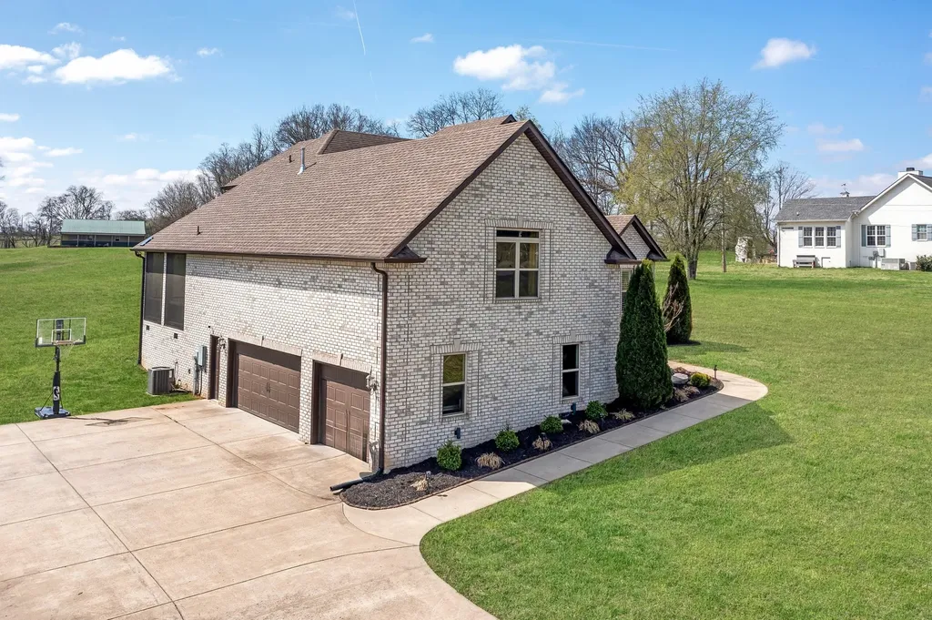 94 Branham Mill Road Gallatin TN 37066