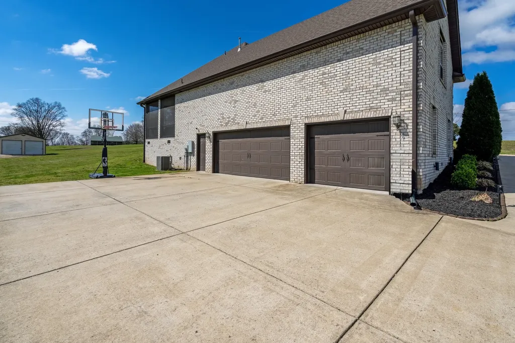 94 Branham Mill Road Gallatin TN 37066