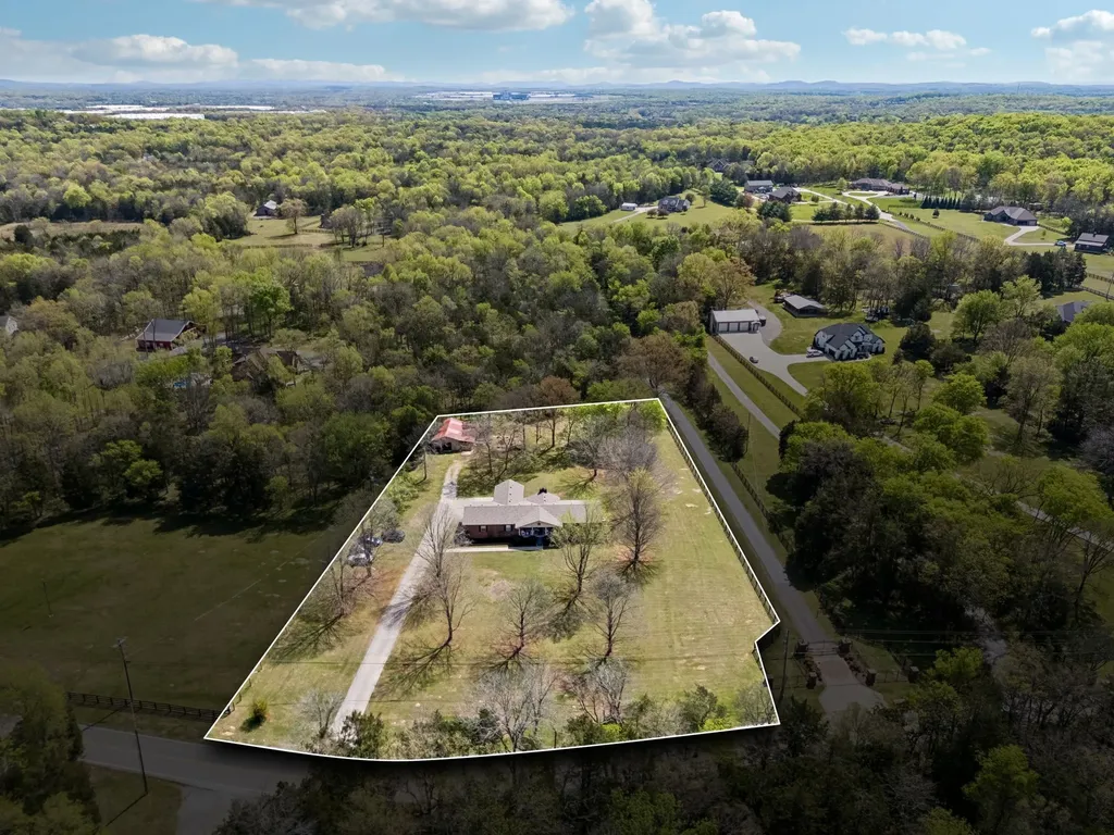 3812 Rockdale Fellowship Road Mount Juliet TN 37122