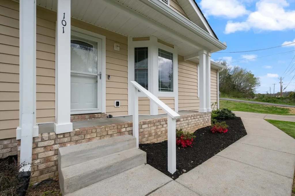 101 Birch Street Dickson TN 37055