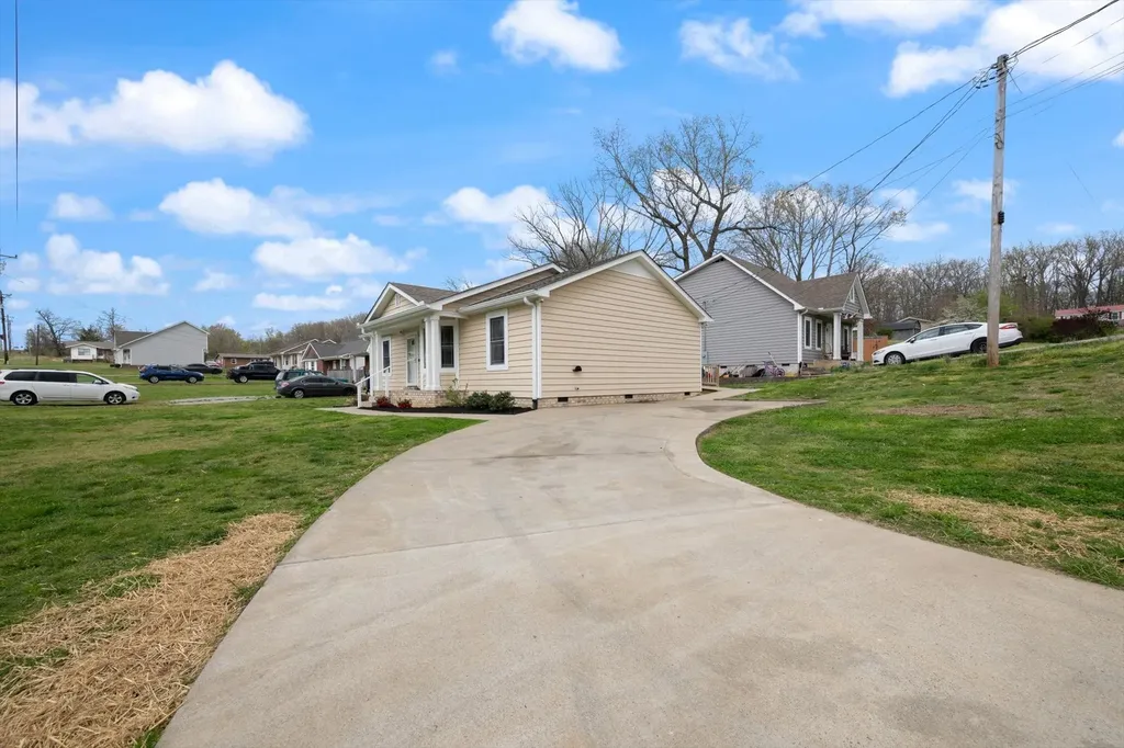 101 Birch Street Dickson TN 37055