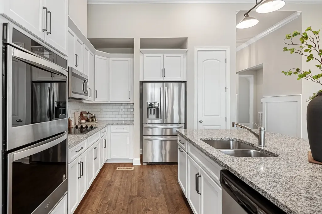 6449 Desmond Avenue Murfreesboro TN 37128