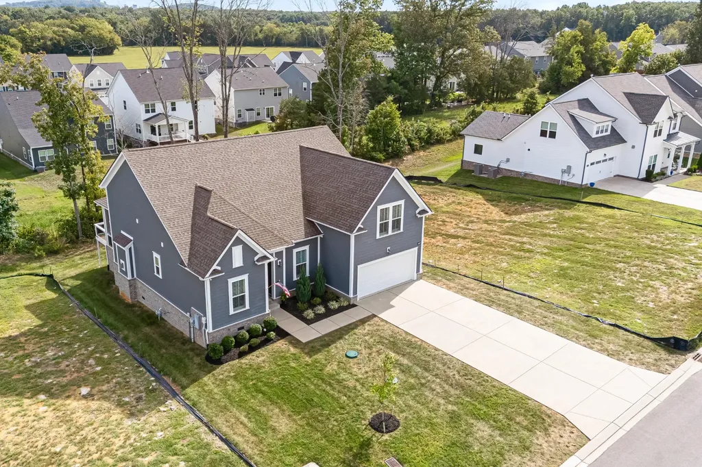 6449 Desmond Avenue Murfreesboro TN 37128