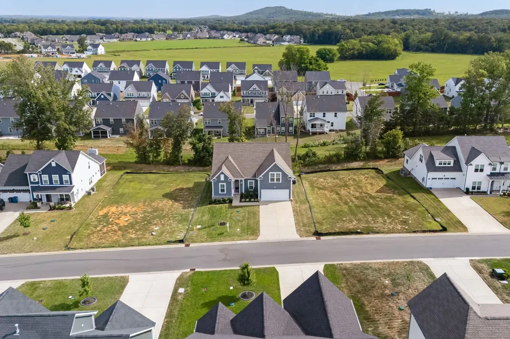 6449 Desmond Avenue Murfreesboro TN 37128