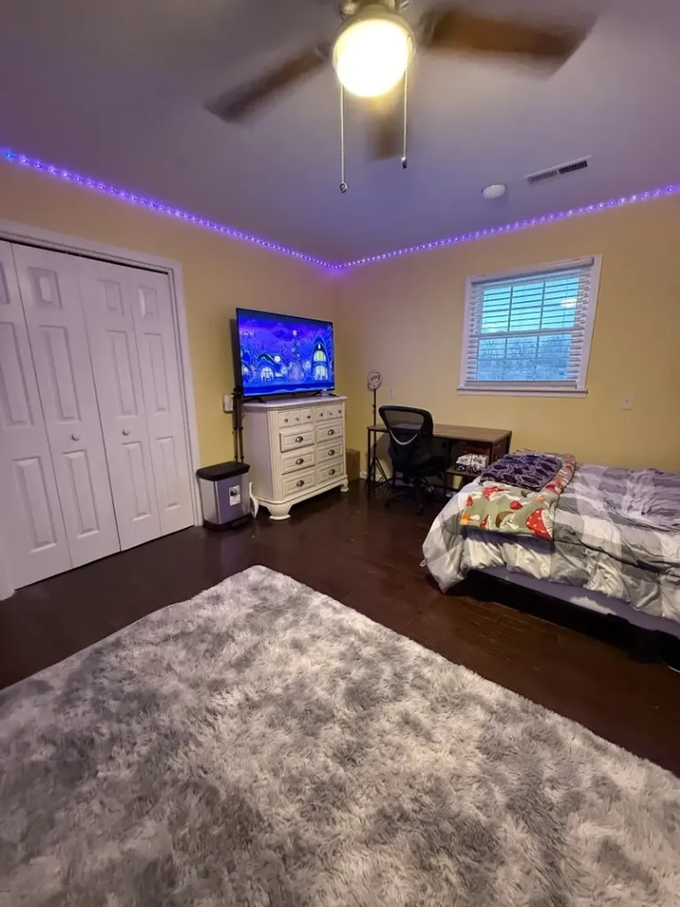 405 Robins St, E Lawrenceburg TN 38464