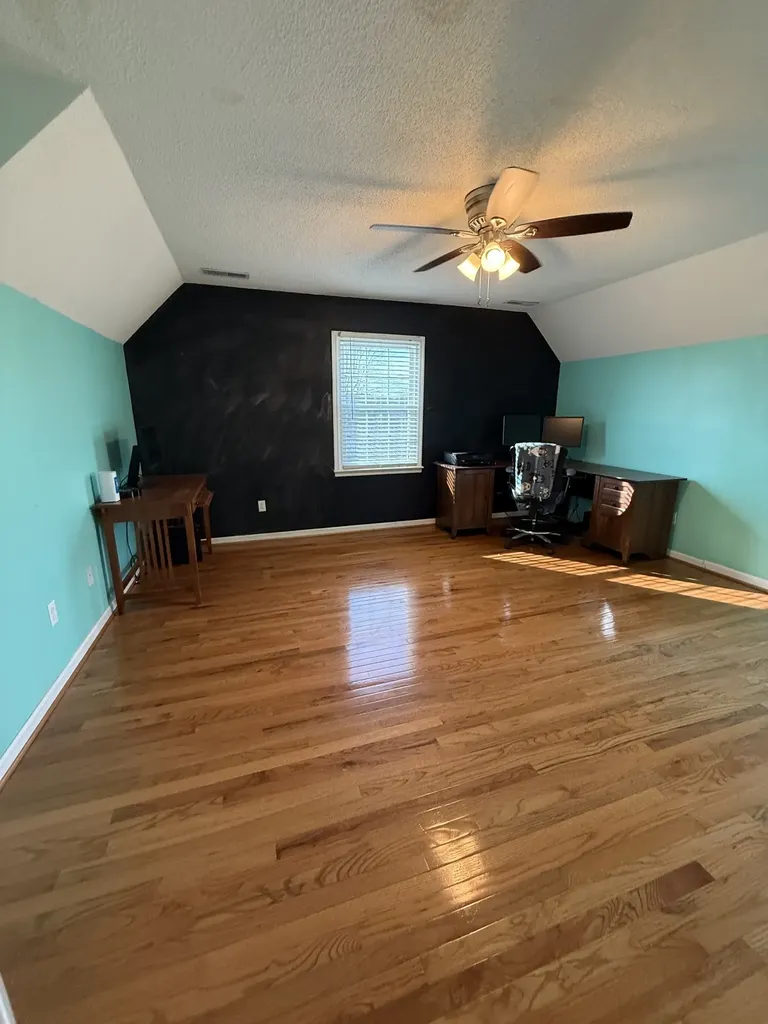 405 Robins St, E Lawrenceburg TN 38464