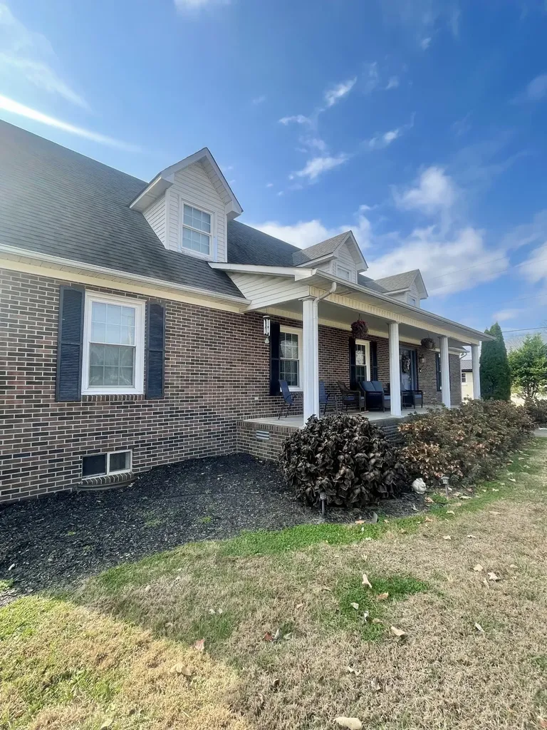 405 Robins St, E Lawrenceburg TN 38464