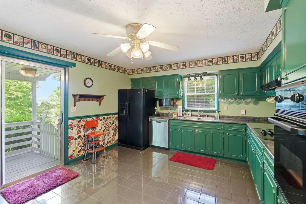 99 Hilltop Lane Byrdstown TN 38549