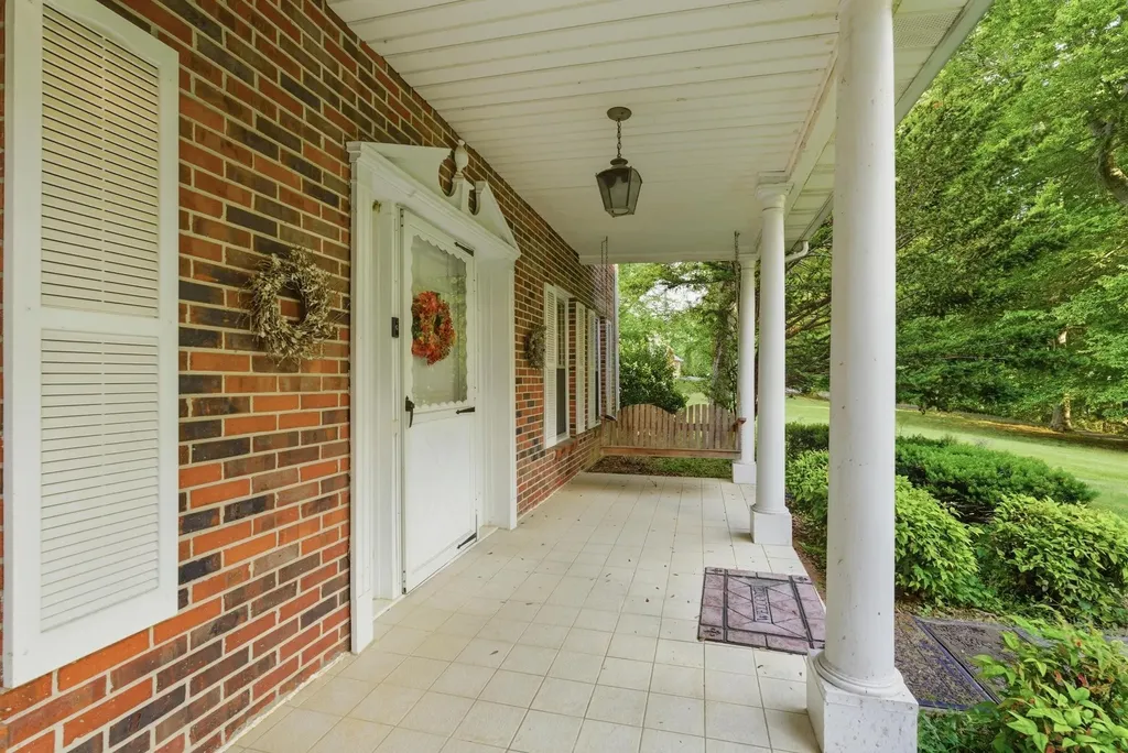 99 Hilltop Lane Byrdstown TN 38549