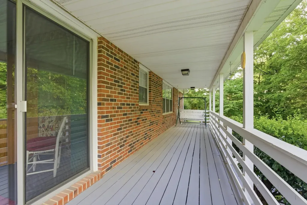99 Hilltop Lane Byrdstown TN 38549