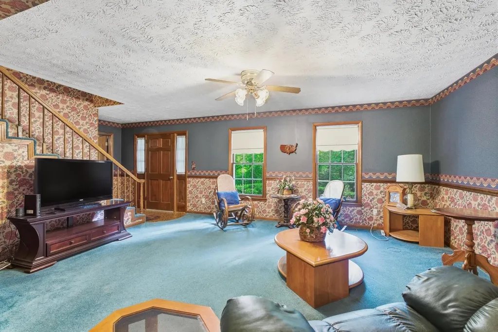 99 Hilltop Lane Byrdstown TN 38549