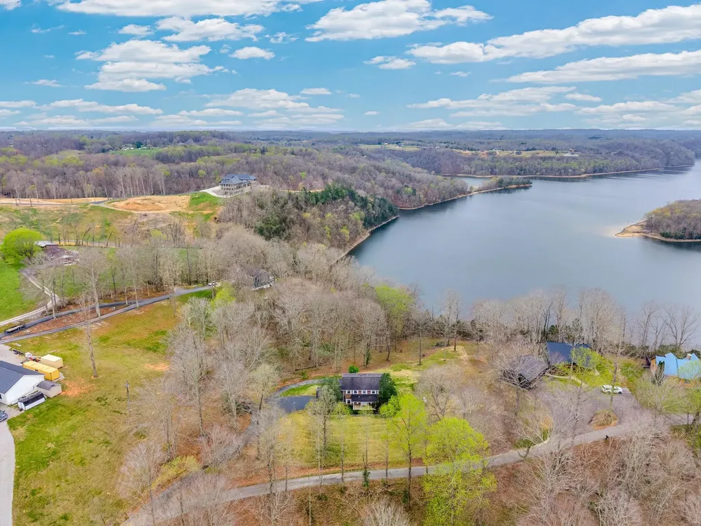 99 Hilltop Lane Byrdstown TN 38549
