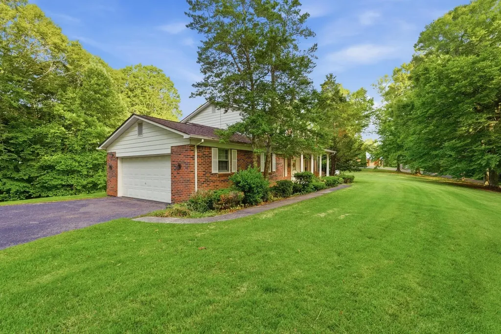 99 Hilltop Lane Byrdstown TN 38549
