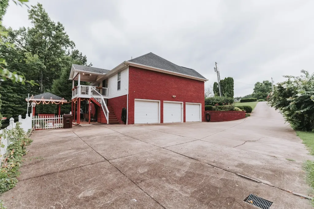 940 Everyman Court Columbia TN 38401