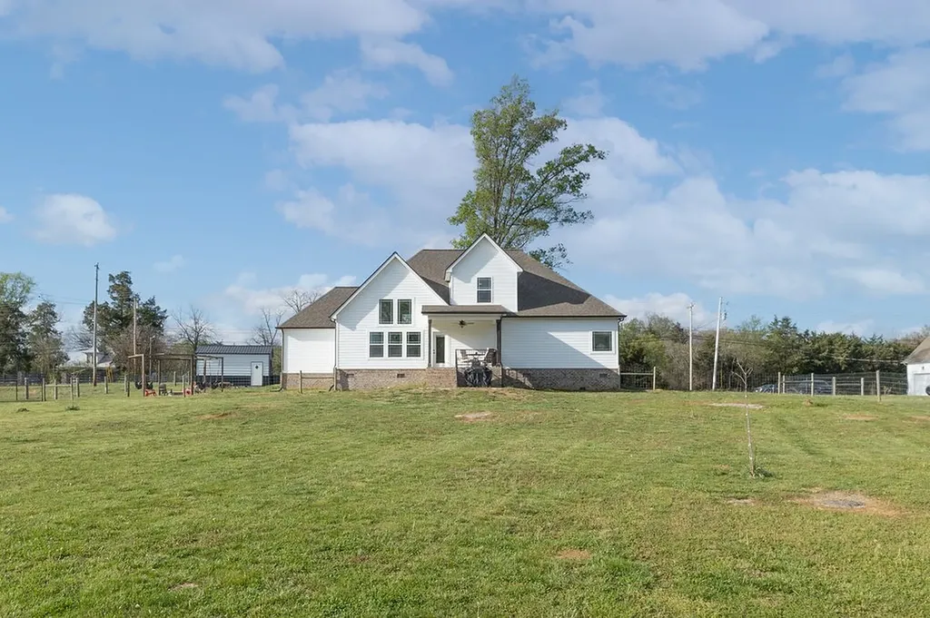 1331 Highway 64 W, W Shelbyville TN 37160
