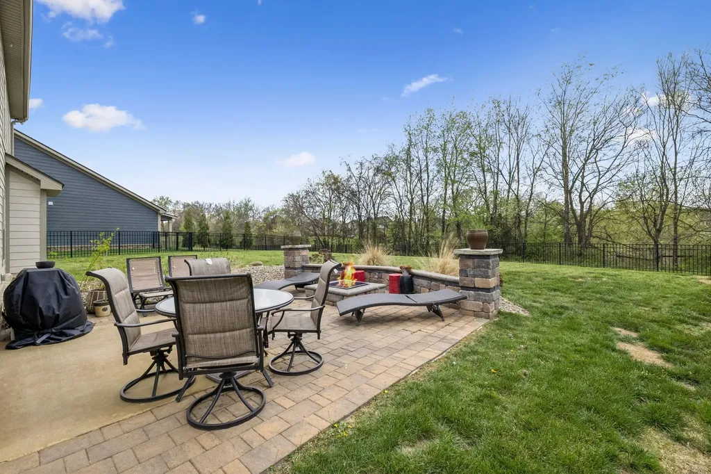 369 Frontier Drive Clarksville TN 37043