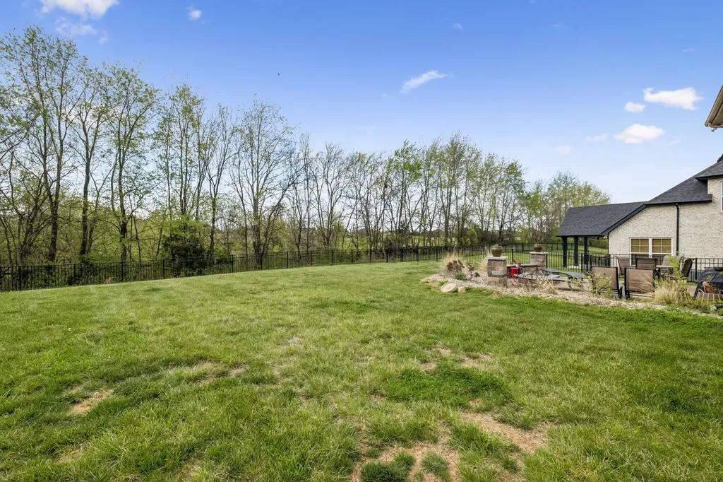 369 Frontier Drive Clarksville TN 37043