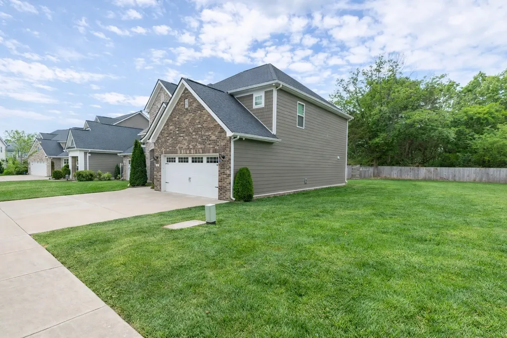 3647 Waterlilly Way Murfreesboro TN 37129