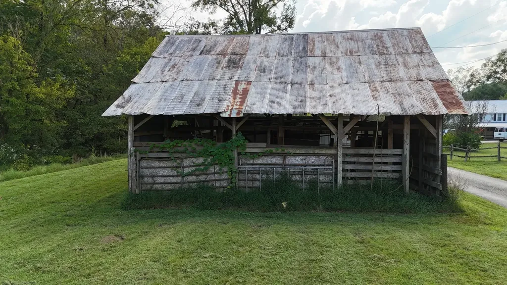 46 Carver Hollow Lane Pleasant Shade TN 37145
