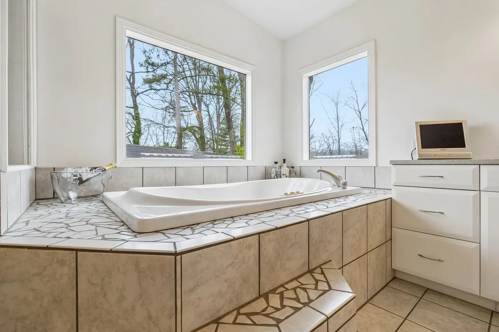558 Chesterfield Drive Clarksville TN 37043
