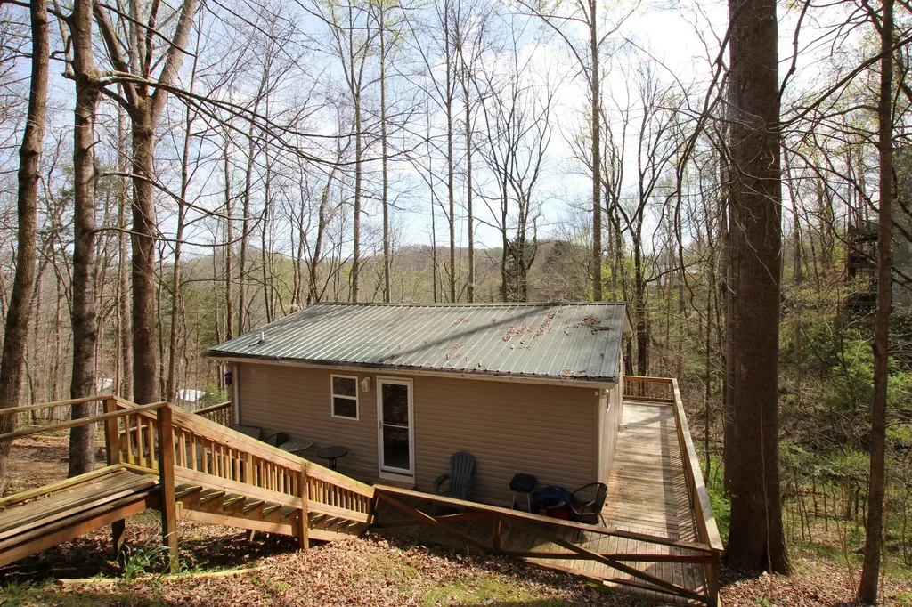 1050 Holiday Haven Drive Smithville TN 37166