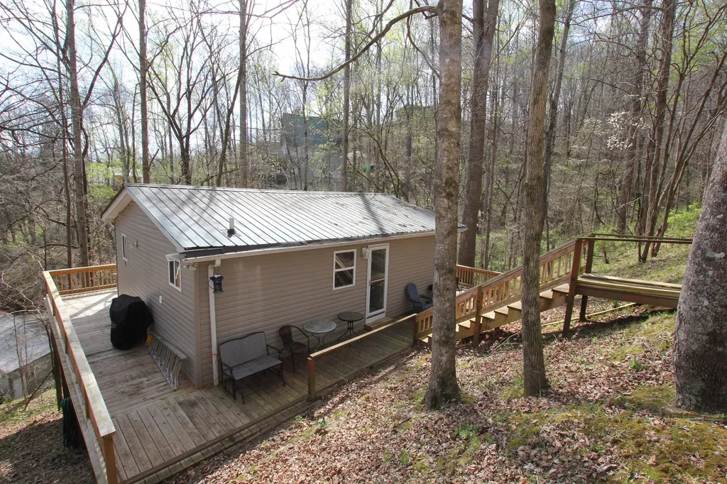 1050 Holiday Haven Drive Smithville TN 37166