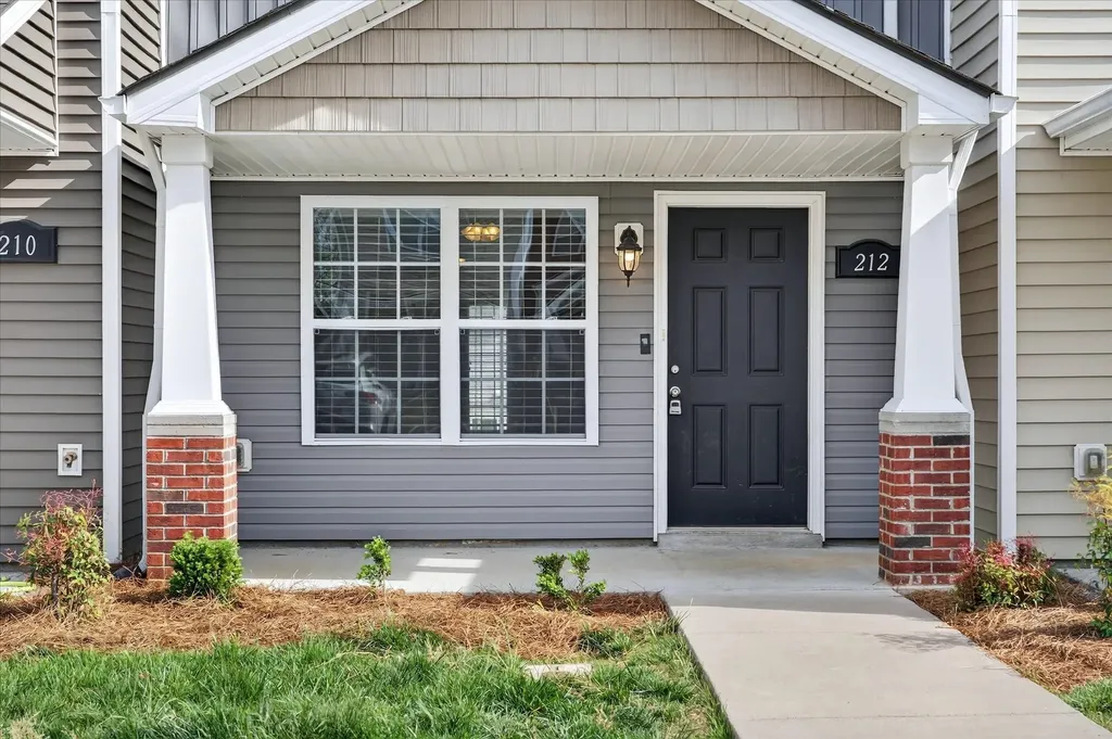 212 Alexander Boulevard Clarksville TN 37040