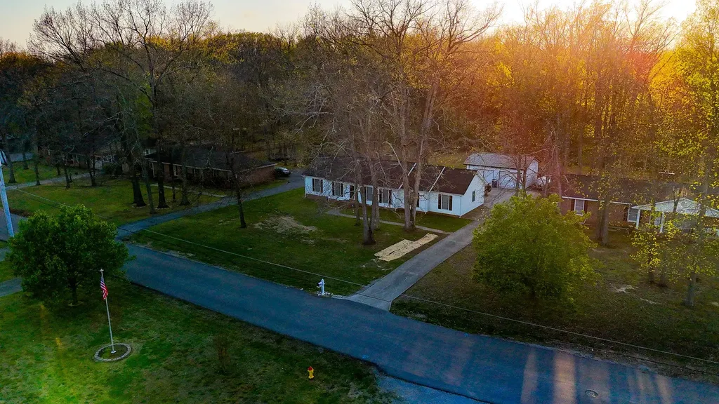 331 Hilltop Drive Shelbyville TN 37160