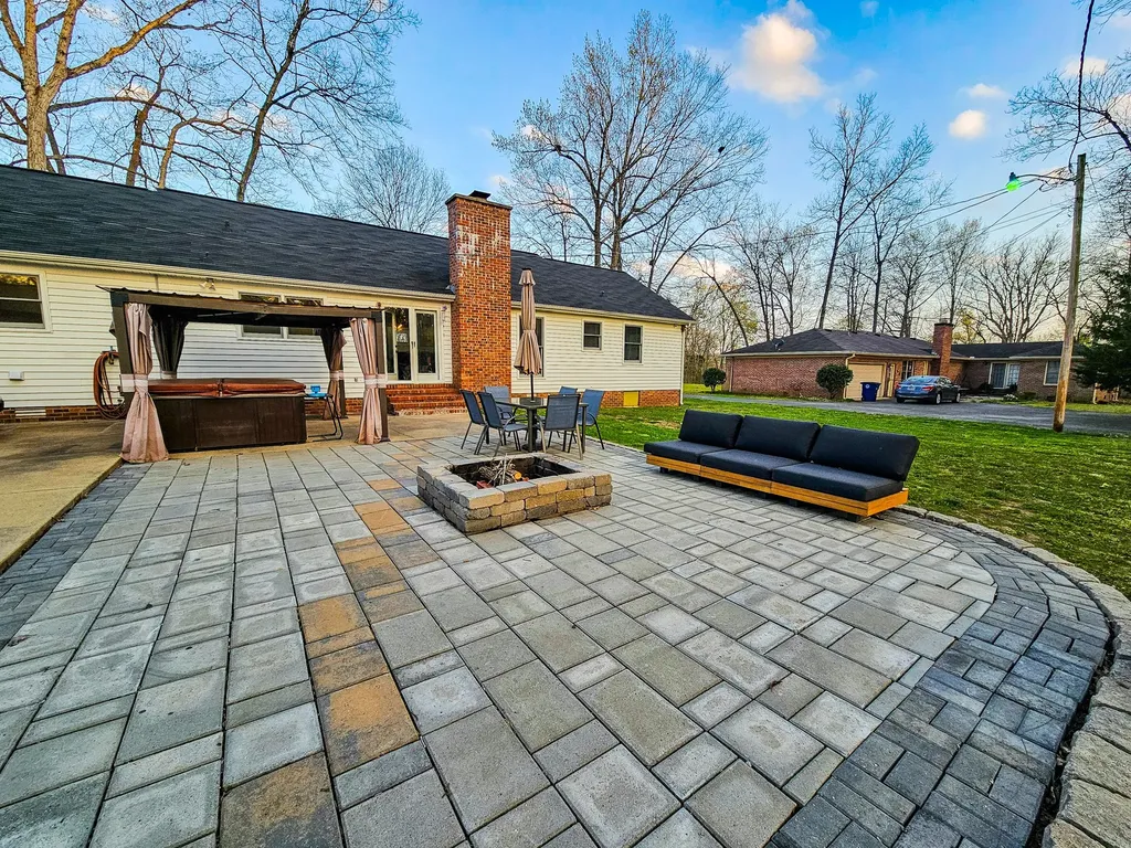 331 Hilltop Drive Shelbyville TN 37160