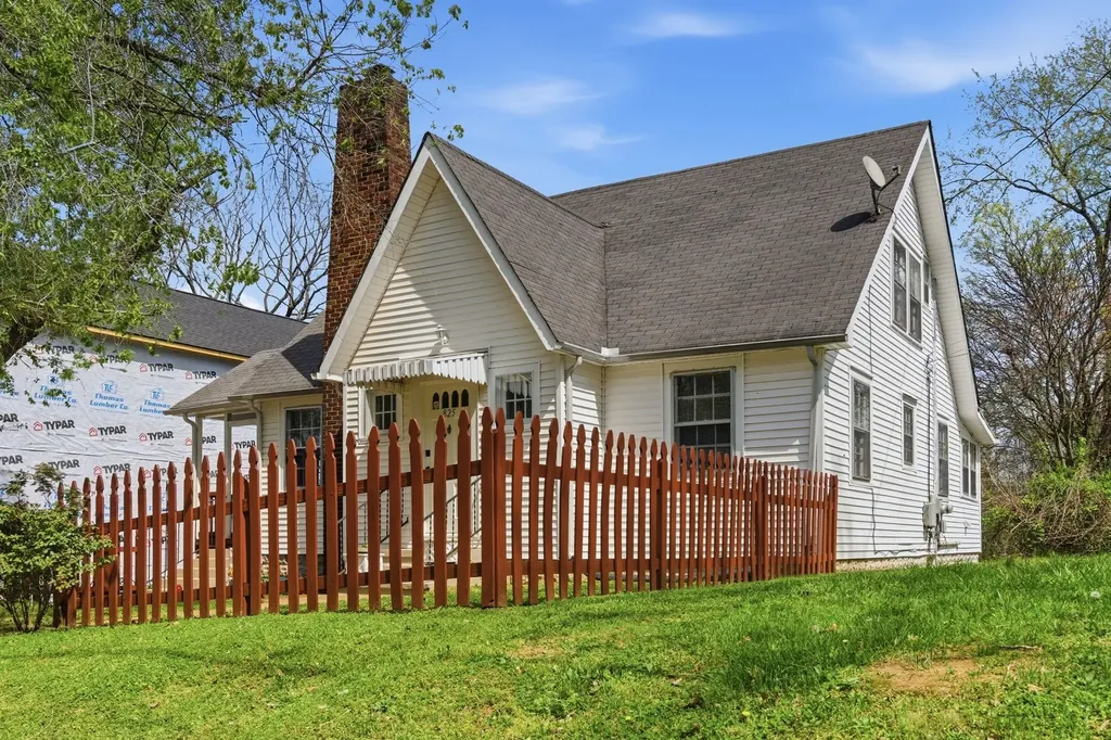 825 Gracey Avenue Clarksville TN 37040