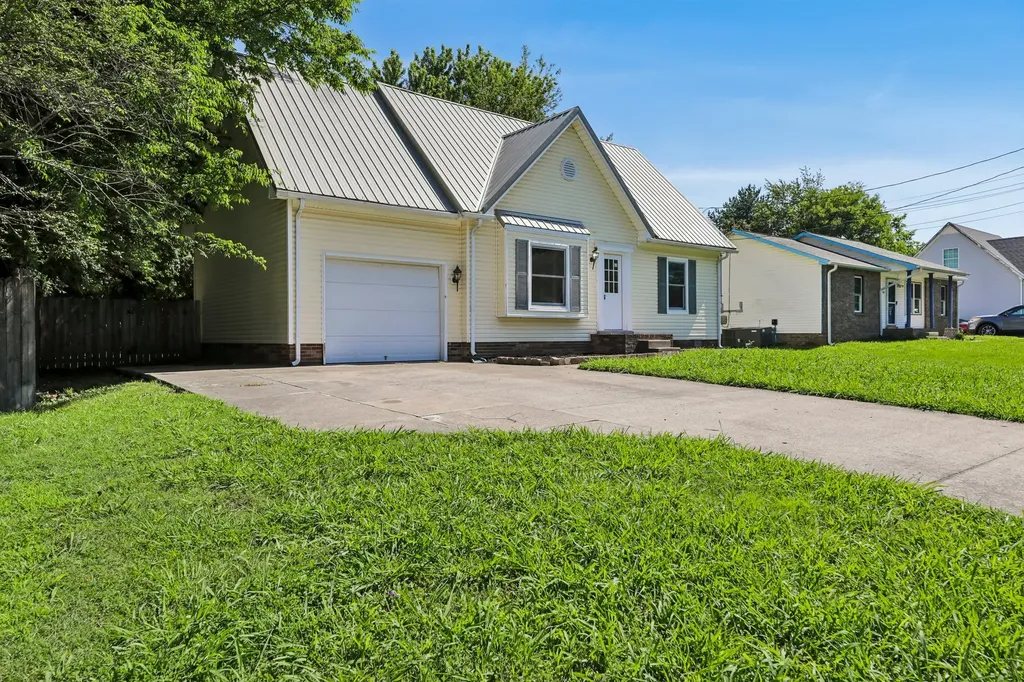 219 Jim Thorpe Drive Clarksville TN 37042