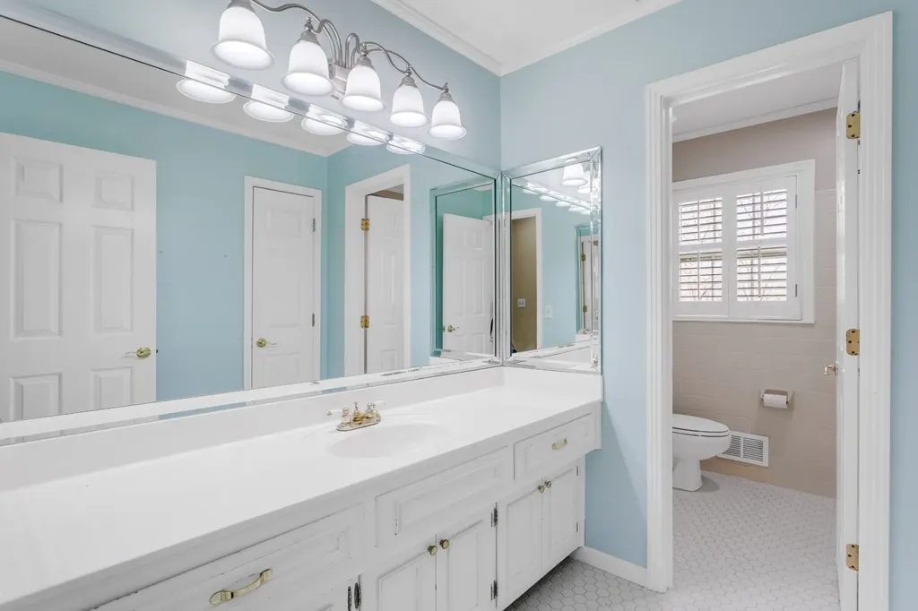 877 Hillhaven Court Nashville TN 37220