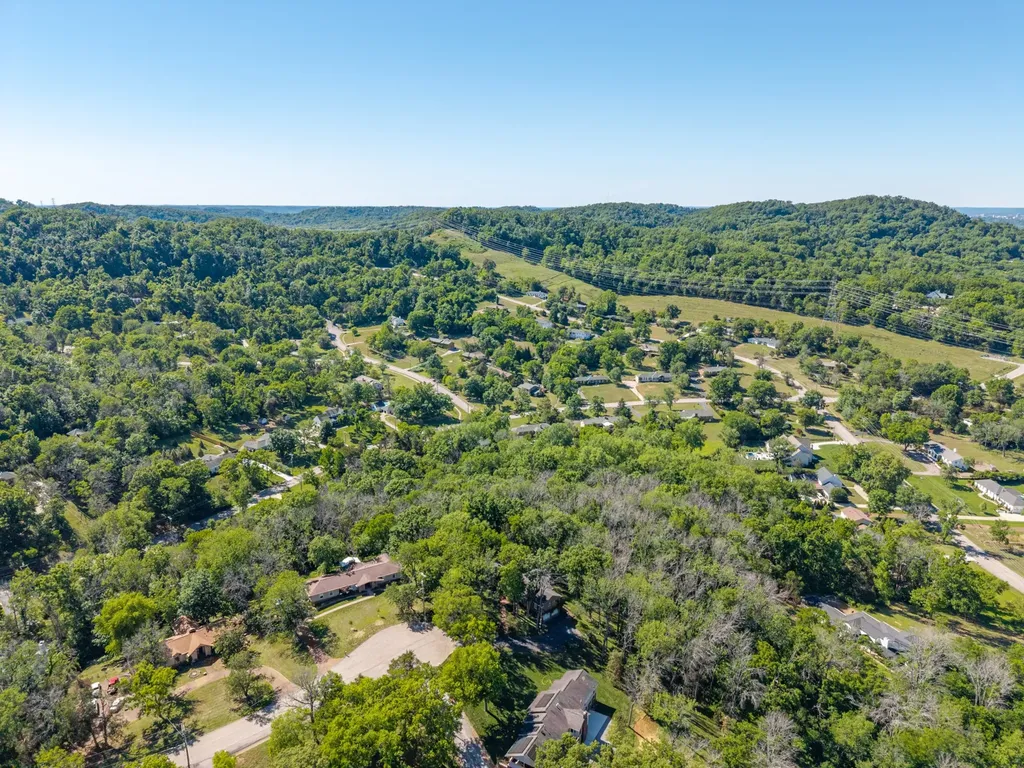 877 Hillhaven Court Nashville TN 37220
