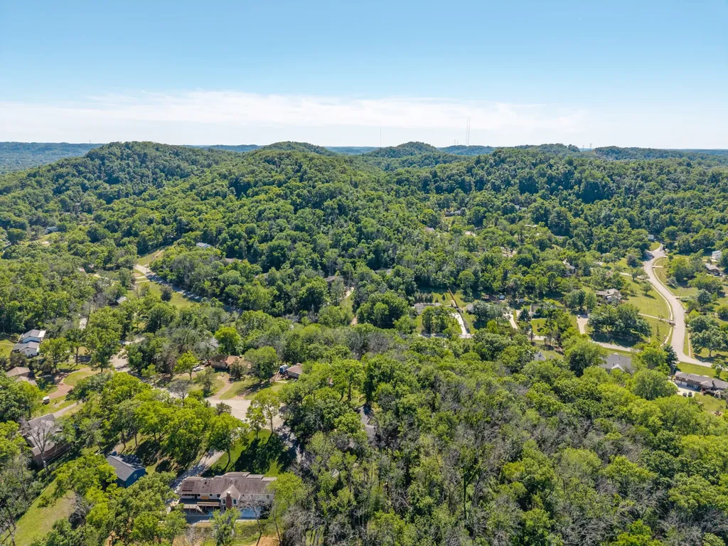 877 Hillhaven Court Nashville TN 37220