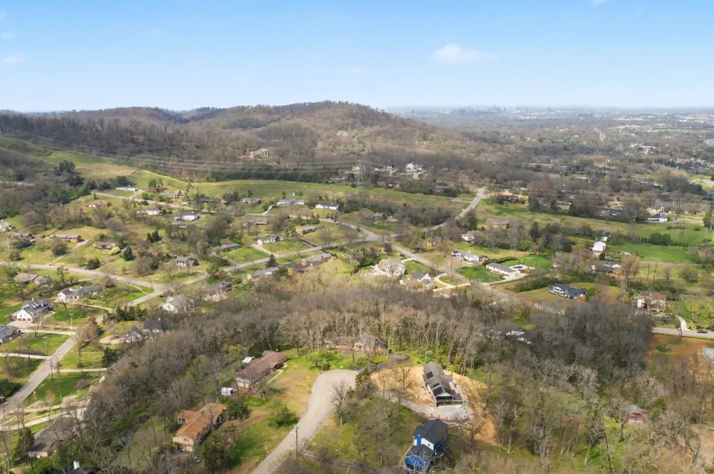 877 Hillhaven Court Nashville TN 37220
