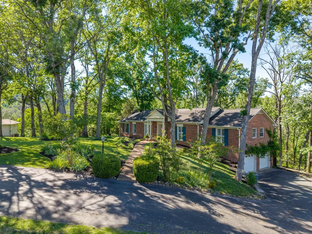 877 Hillhaven Court Nashville TN 37220