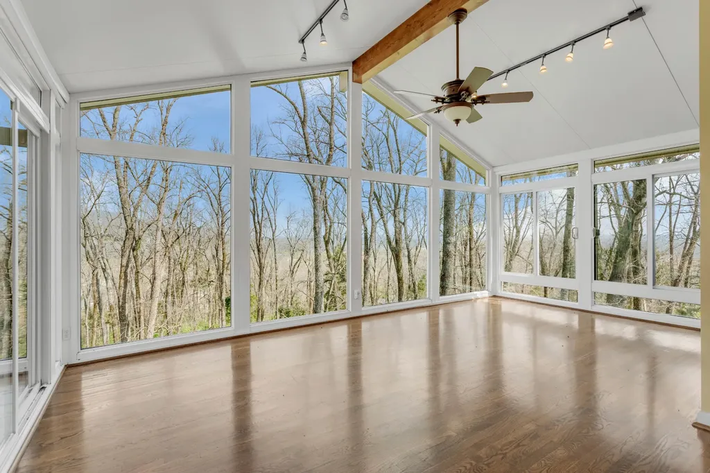 877 Hillhaven Court Nashville TN 37220