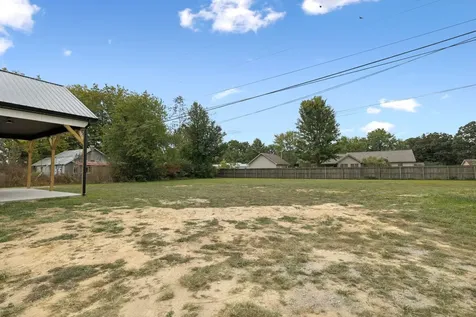 404 W 4th Avenue Hohenwald TN 38462