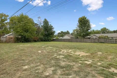 404 W 4th Avenue Hohenwald TN 38462
