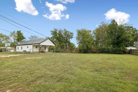 404 W 4th Avenue Hohenwald TN 38462