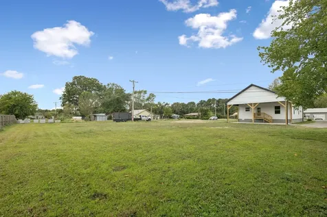 404 W 4th Avenue Hohenwald TN 38462