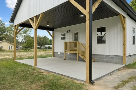 404 W 4th Avenue Hohenwald TN 38462