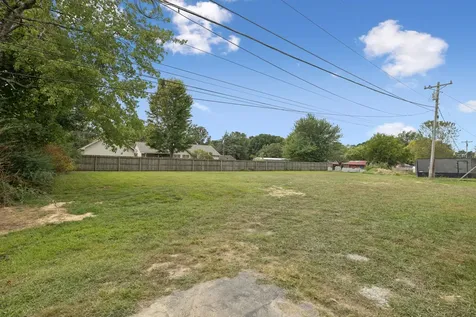 404 W 4th Avenue Hohenwald TN 38462