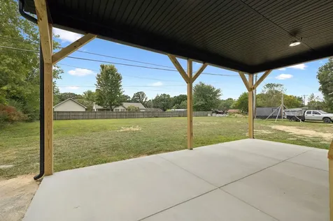 404 W 4th Avenue Hohenwald TN 38462